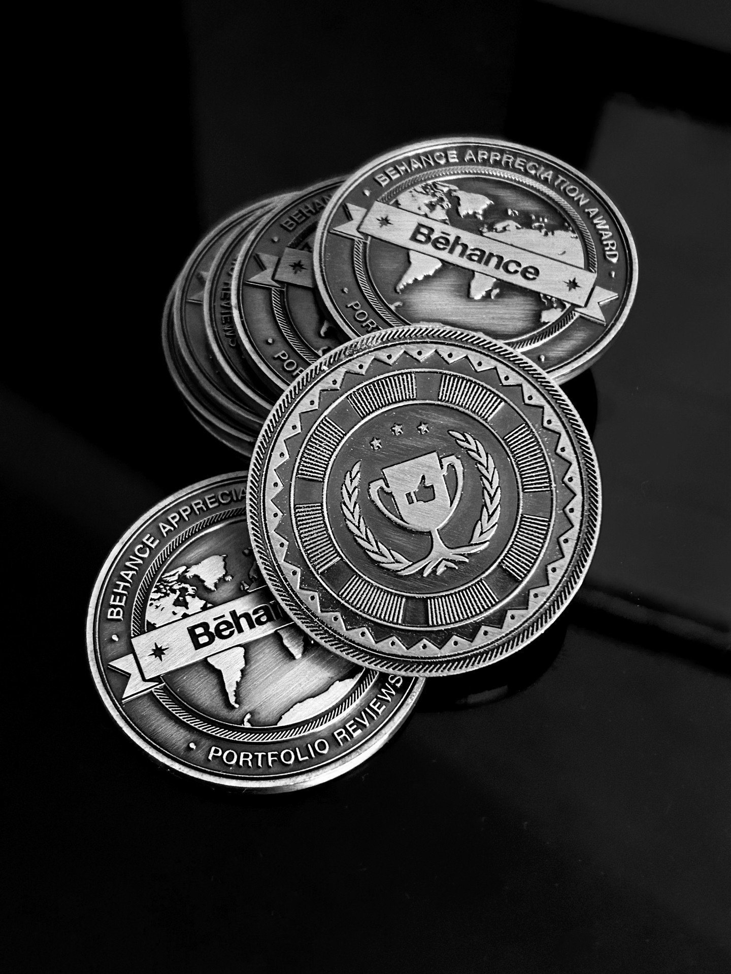 Medallas físicas Behance Appreciation Awards de Moisés Guillén